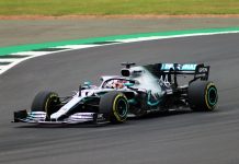 Ferrari admits talks with Lewis Hamilton