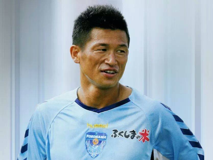 Kazuyoshi Miura oldest professional football player signs new contract