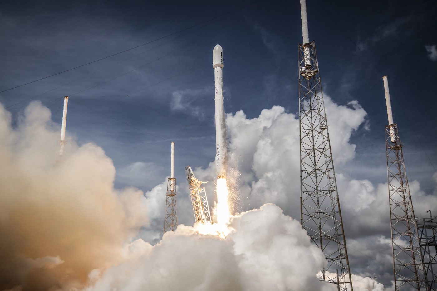 SpaceX launches 60 additional Starlink satellites