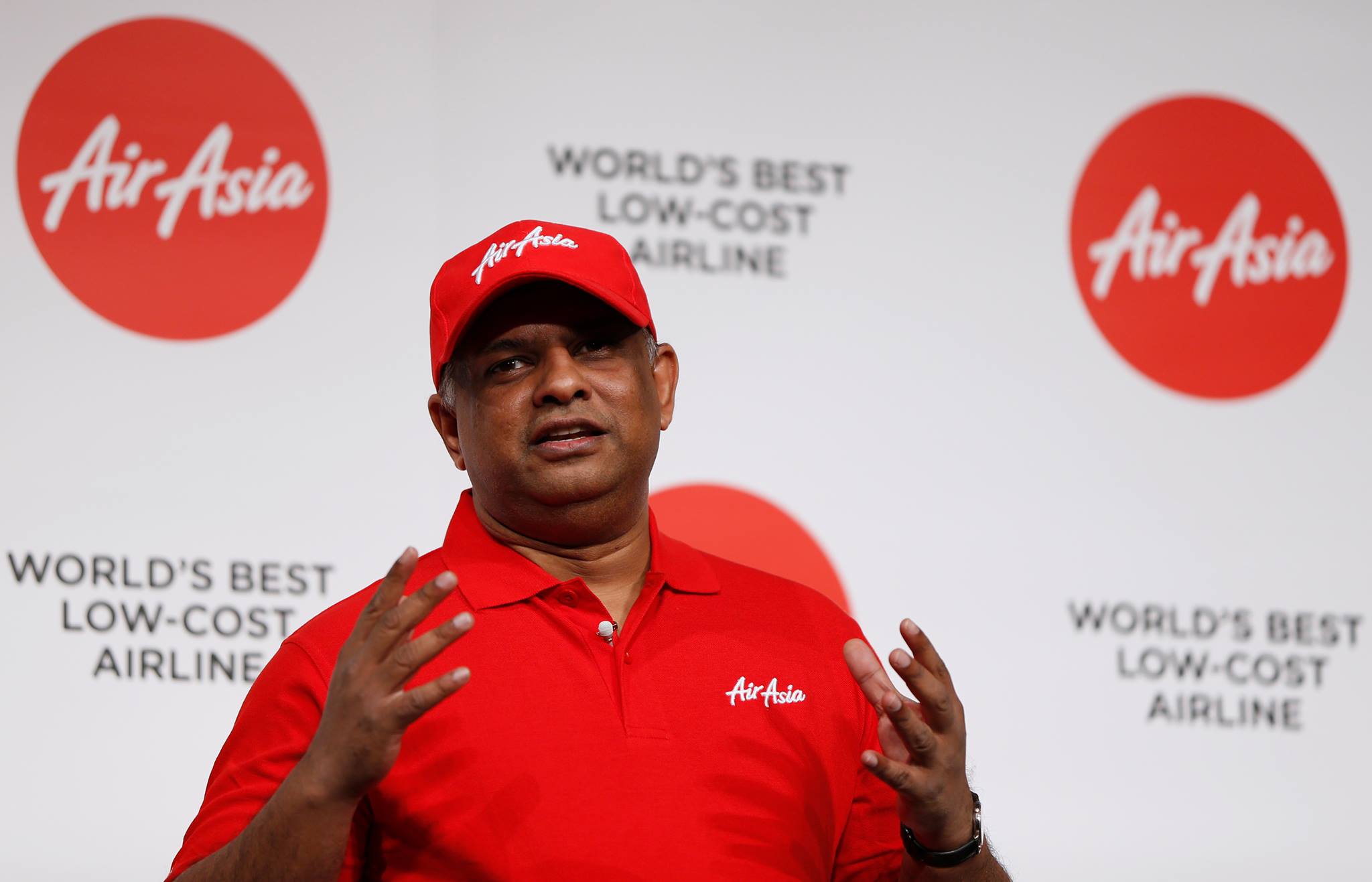 Tony Fernandes steps aside as CEO of AirAsia amidst bribery investigation