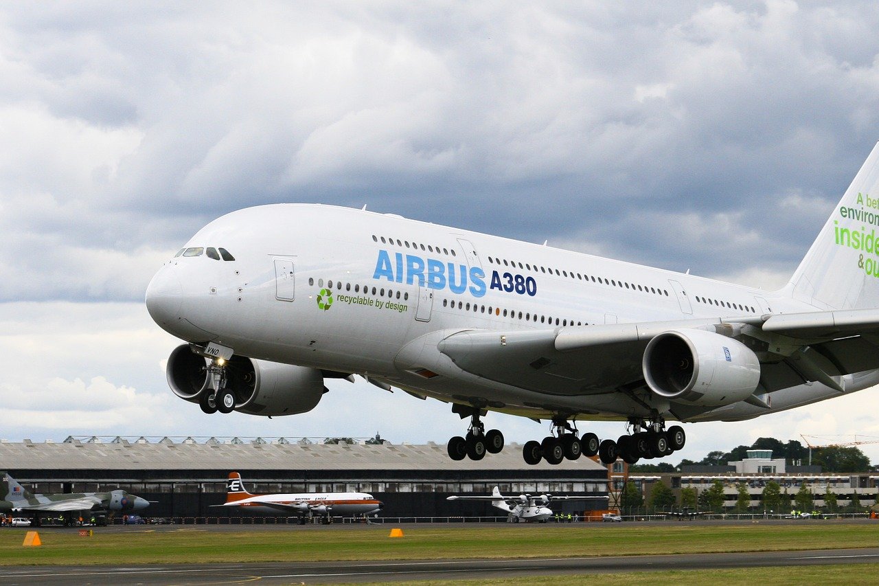 Airbus layoff coronavirus pandemic