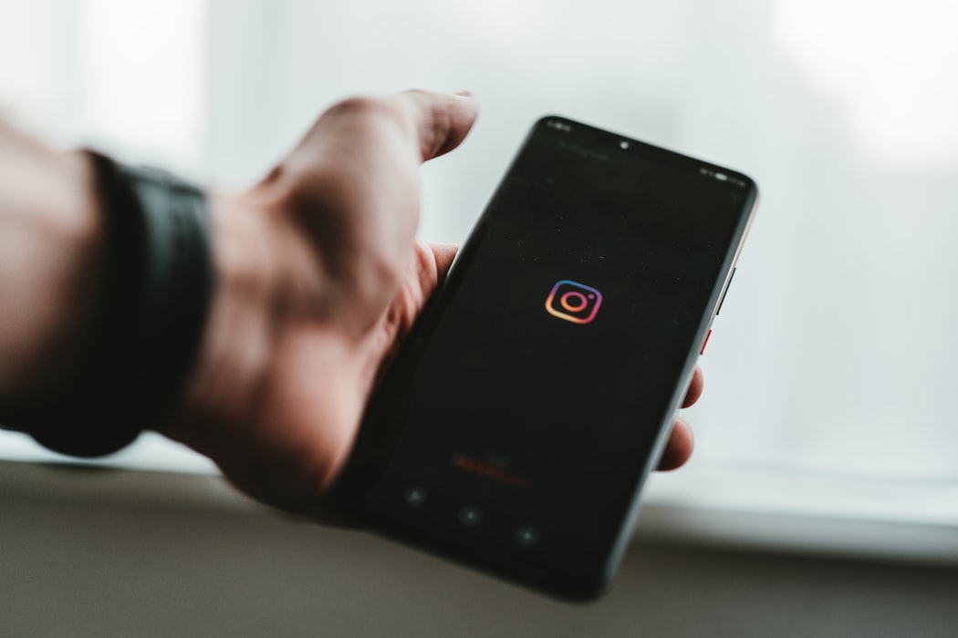 Learn How to Leave Instagram in Night Mode
