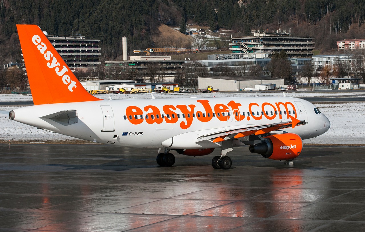 EasyJet warns of first annual loss in 25-year history