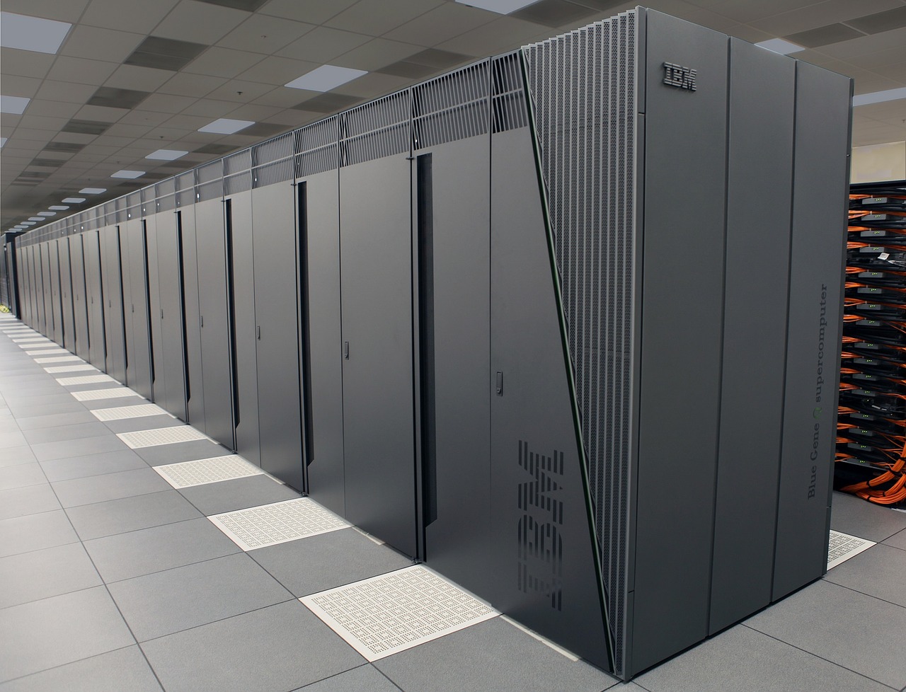 IBM spins off IT services to focus on hybrid cloud computing