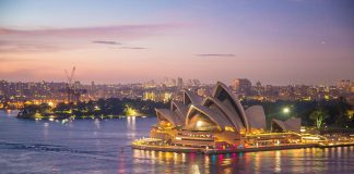 Senior health official says Australia unlikely to fully reopen in 2021
