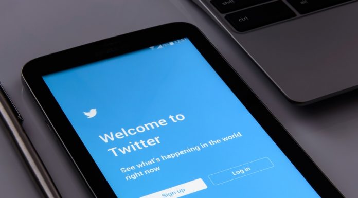 Twitter pilot allows users to flag tweets with false, misleading content