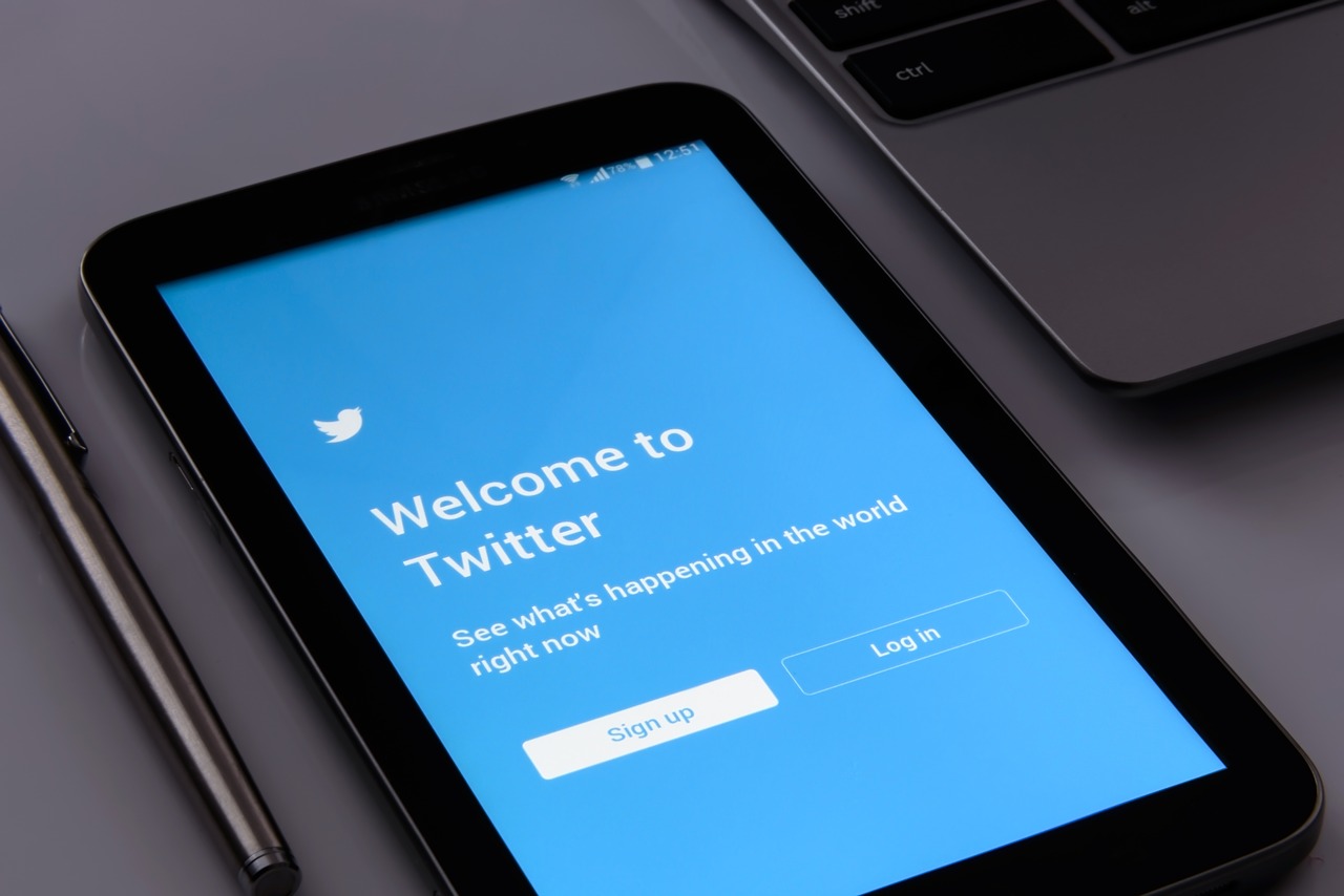 Twitter pilot allows users to flag tweets with false, misleading content