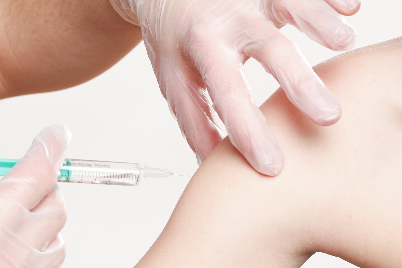 Van-Tam: Vaccinated people may still spread Covid-19 virus