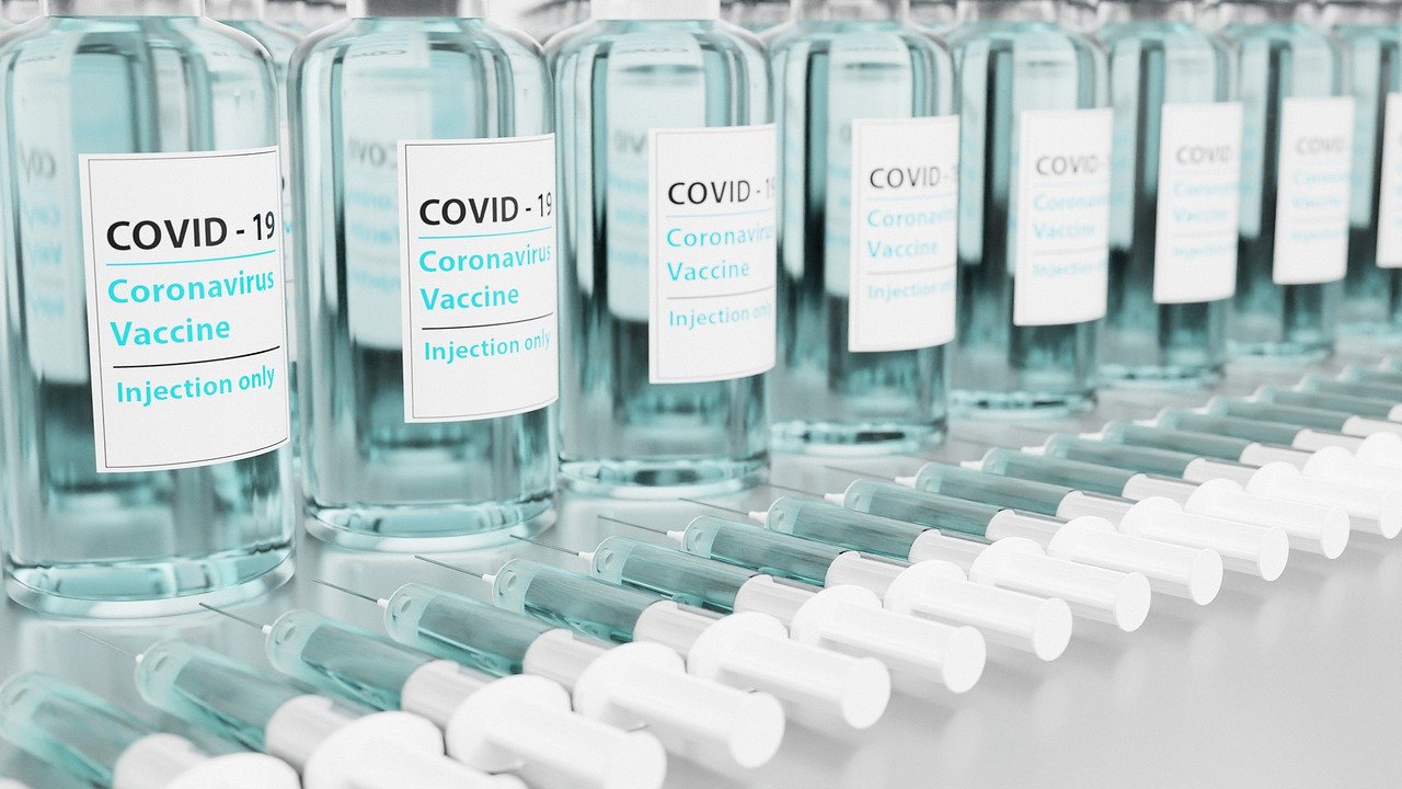 Experts warn against EU export controls on Covid-19 vaccines